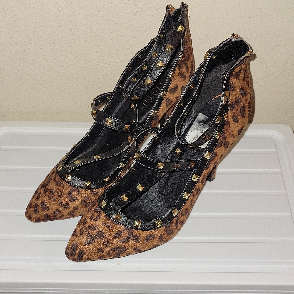 Chic Leopard Print Studded Heels - image 1